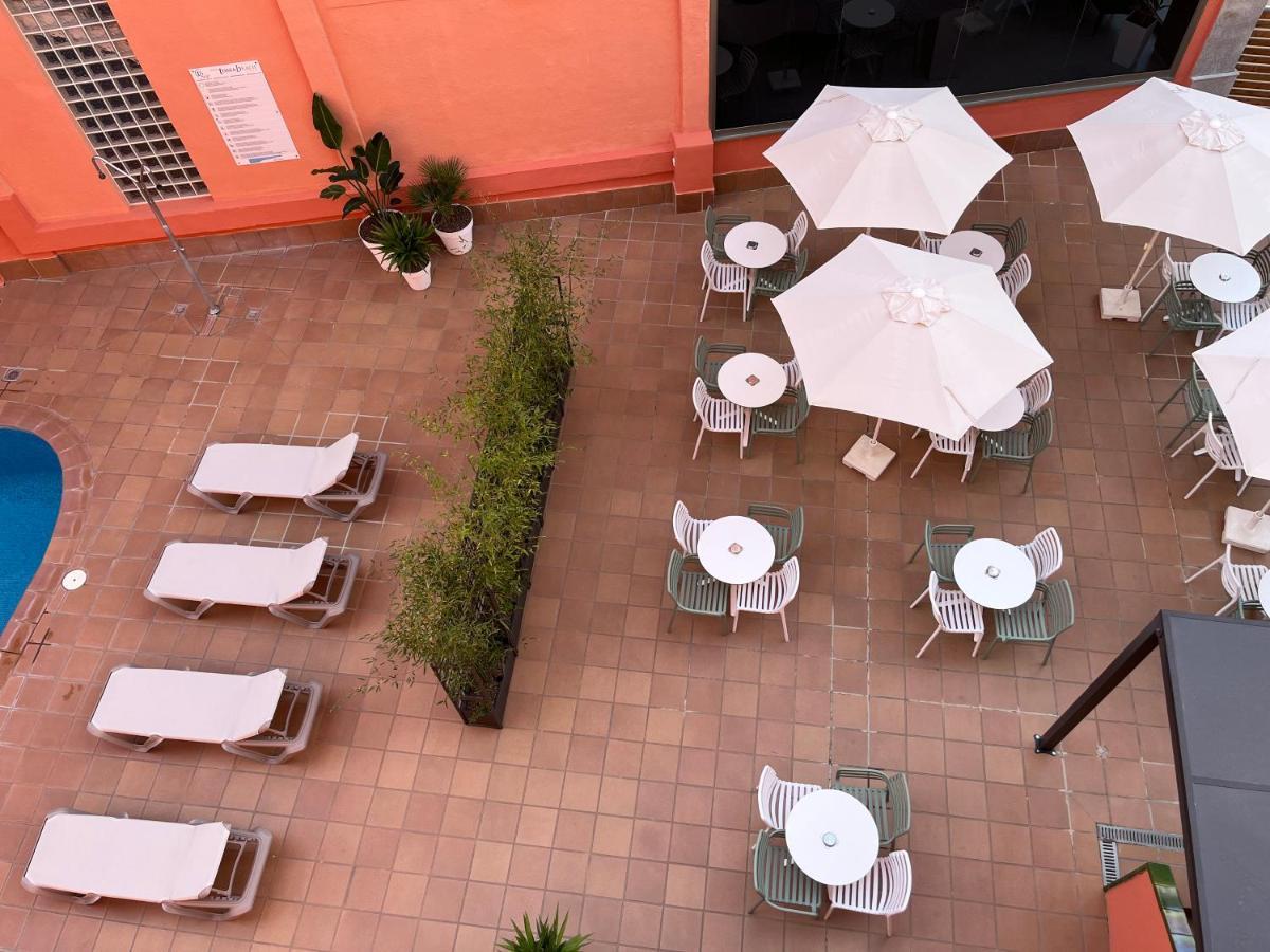 Tossa Beach Center Tossa de Mar Exterior photo